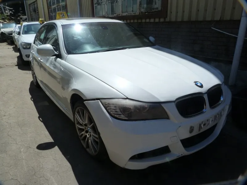 2011 BMW 3 Series N46 view 3
