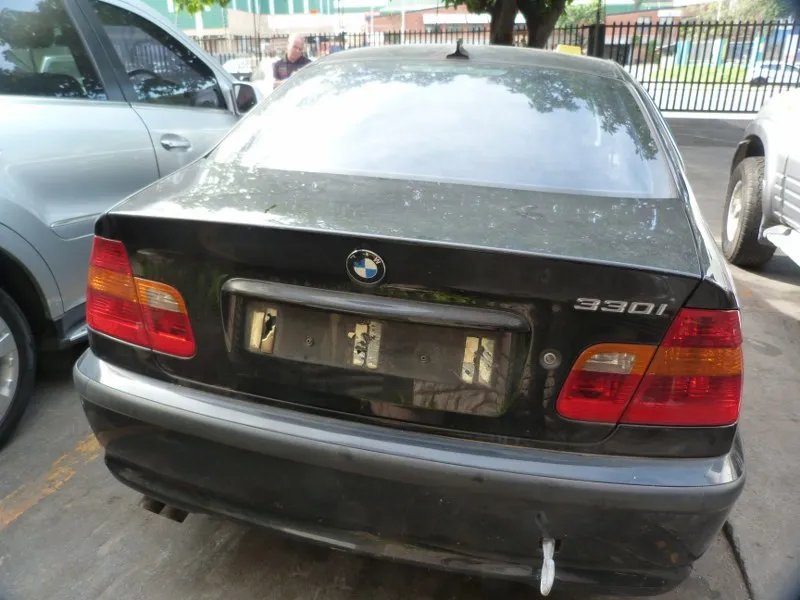 2004 BMW 3 Series M54 view 5