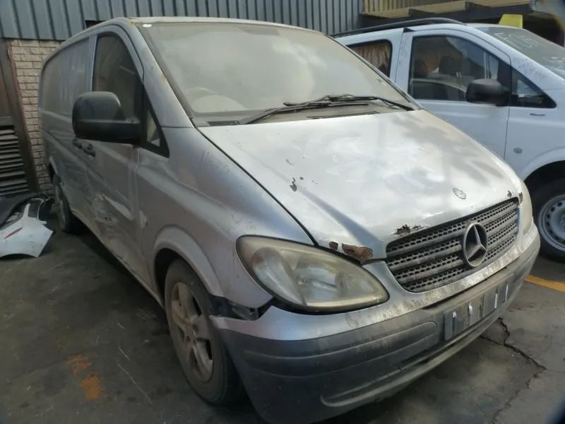 2010 Mercedes-Benz Vito view 2