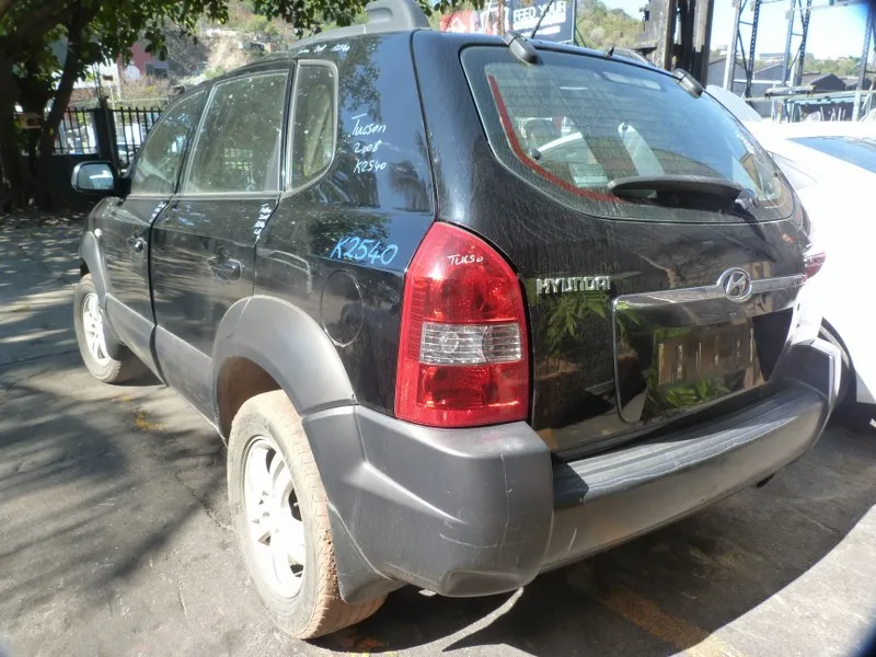 2006 Hyundai Tucson G4GC view 5