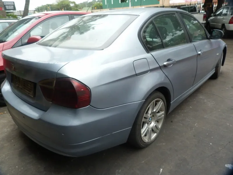 2011 BMW 3 Series N46 view 6