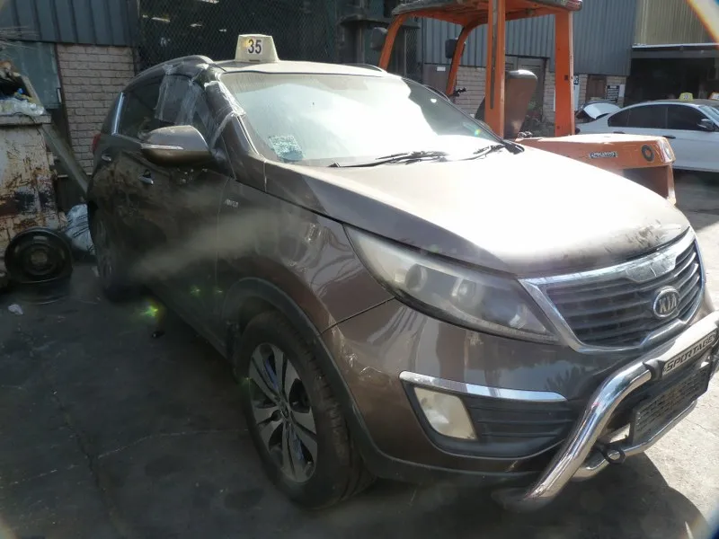 2012 Kia Sportage G4KE view 3