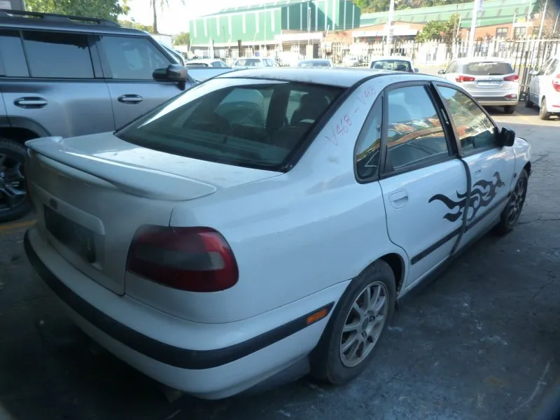 1998 Volvo S40 B4194T view 7