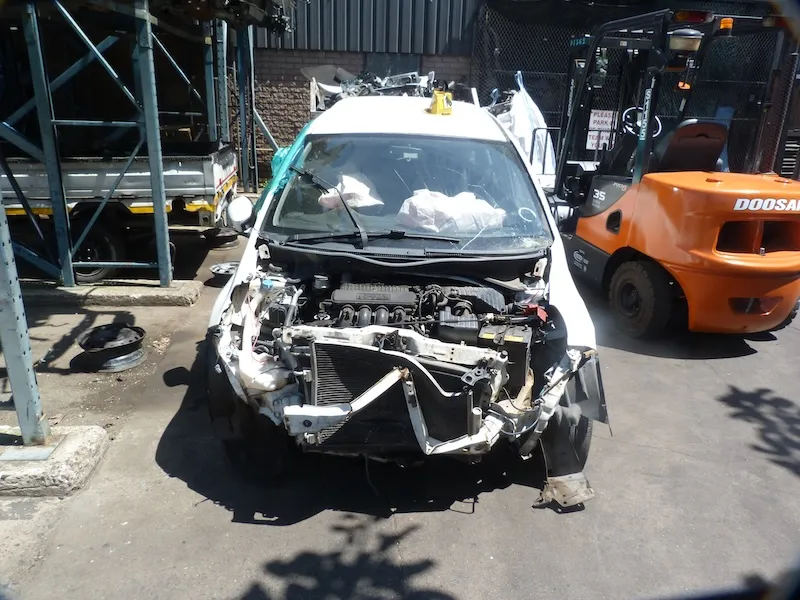 2015 Honda Mobilio L15Z1 view 3