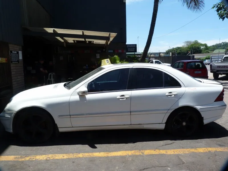 2003 Mercedes-Benz C-Class  view 3