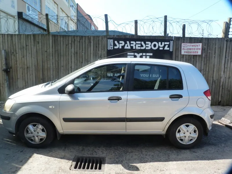 2003 Hyundai Getz G4EA view 4