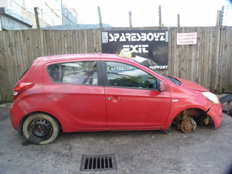 2009 Hyundai i20 G4FA view 4