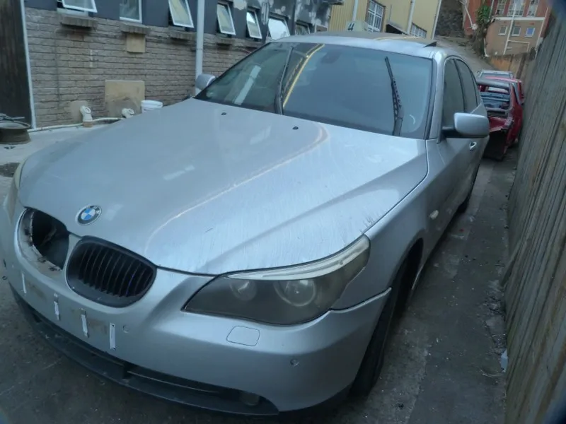 2004 BMW 5 Series M54 view 3