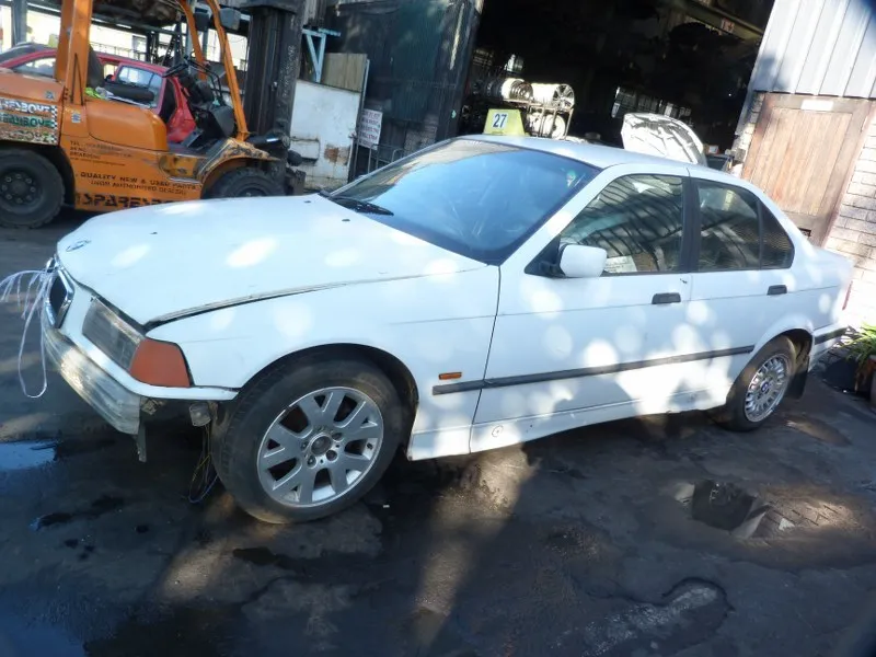 1997 BMW 3 Series M43 view 5