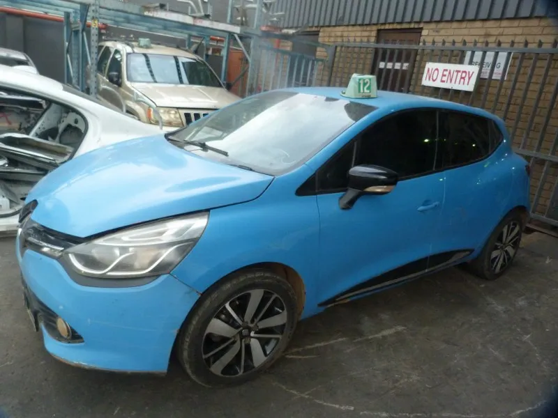 2014 Renault Clio H4B view 5