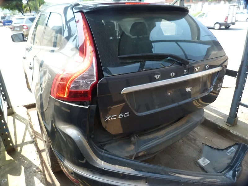 2014 Volvo XC60 D5244T view 5
