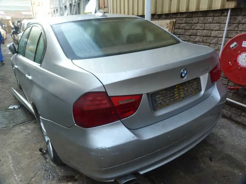 2010 BMW 3 Series N46N view 5