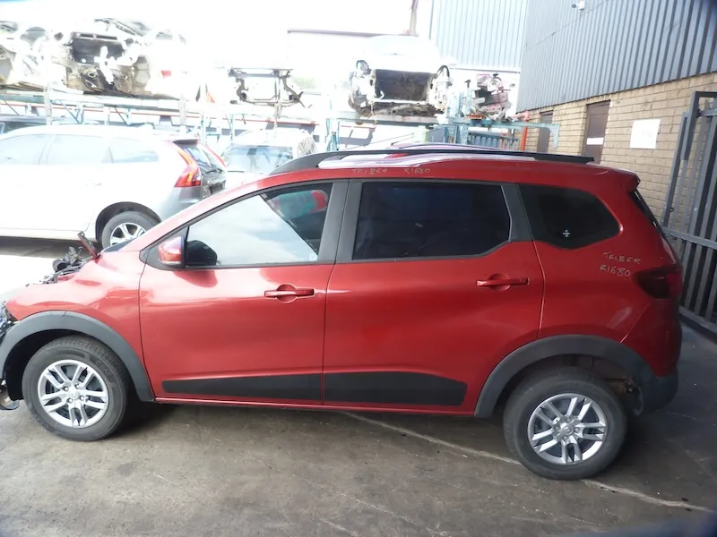 2021 Renault Triber B4DA view 4