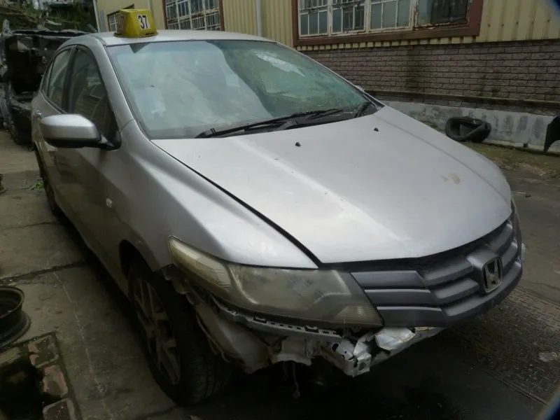 2011 Honda Ballade view 2