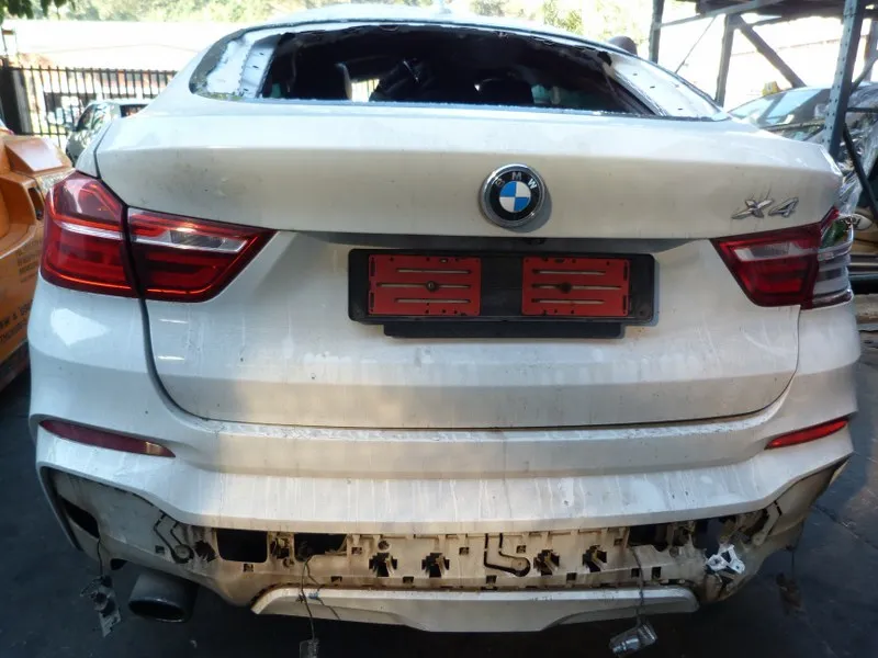 2015 BMW X4 B47 view 3
