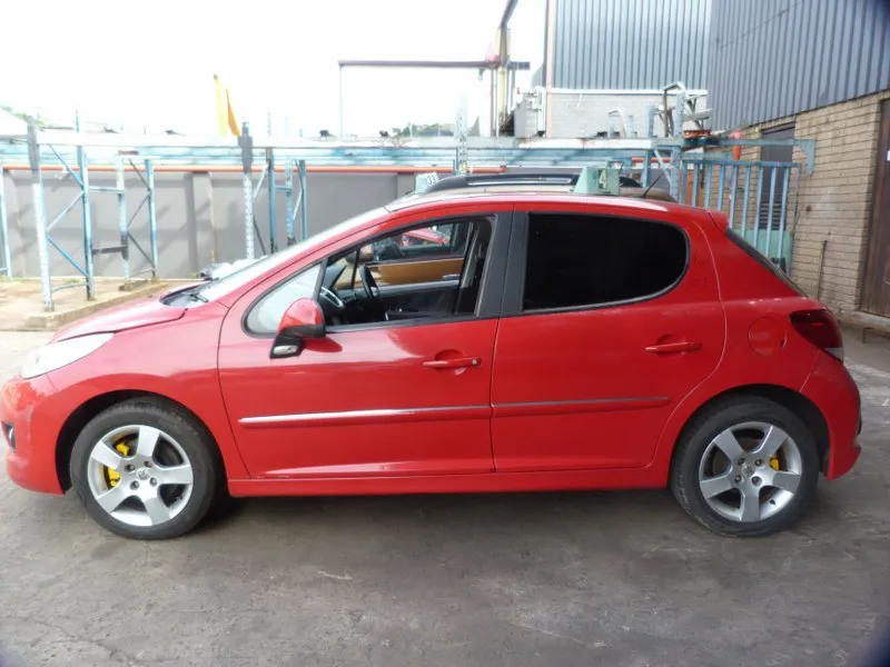 2010 Peugeot 207 10FH view 5