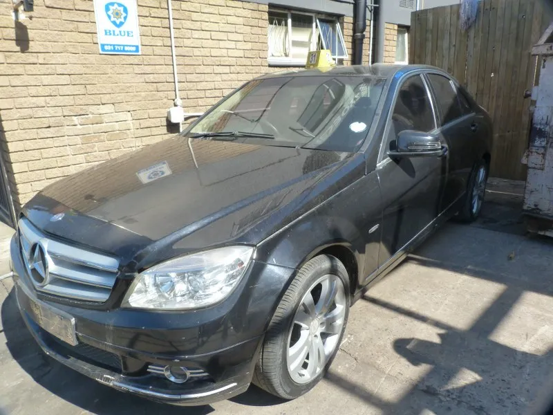 2010 Mercedes-Benz C-Class 2718 view 3