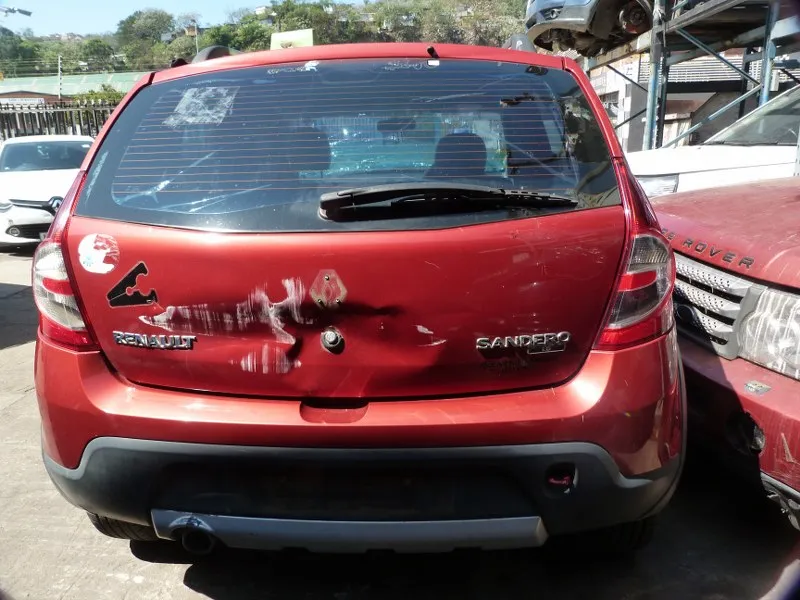 2013 Renault Sandero view 3