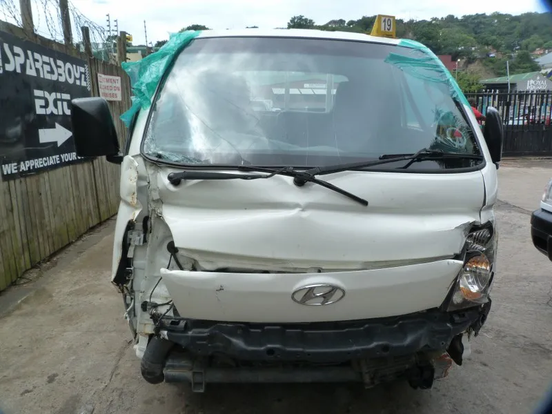 2016 Hyundai H100 Bakkie D4BB view 2