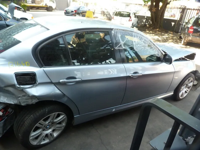 2011 BMW 3 Series N46N view 5