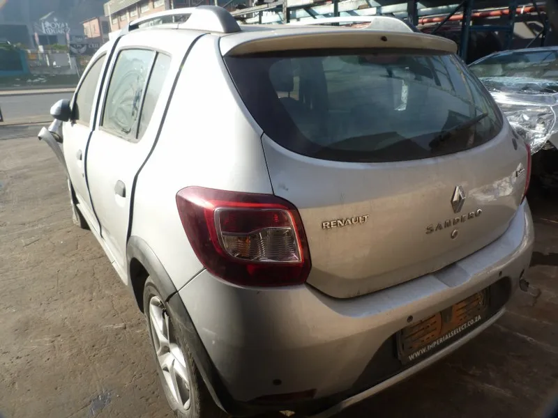 2016 Renault Sandero view 5