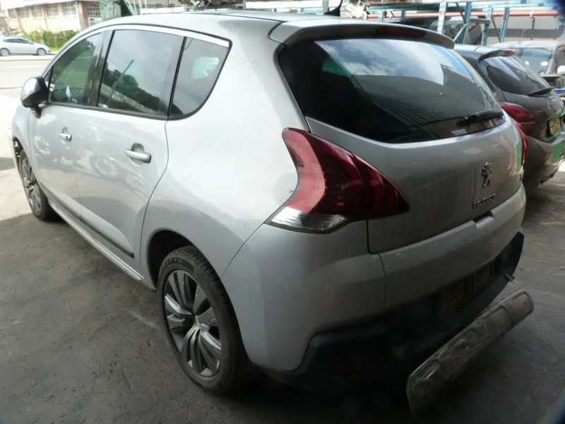 2014 Peugeot 3008 10DY view 5