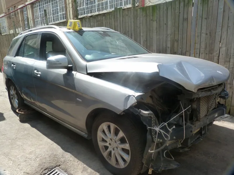 2013 Mercedes-Benz ML thumbnail 3