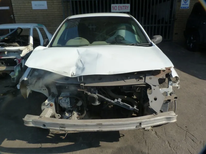 2004 Renault Megane 4KM view 2