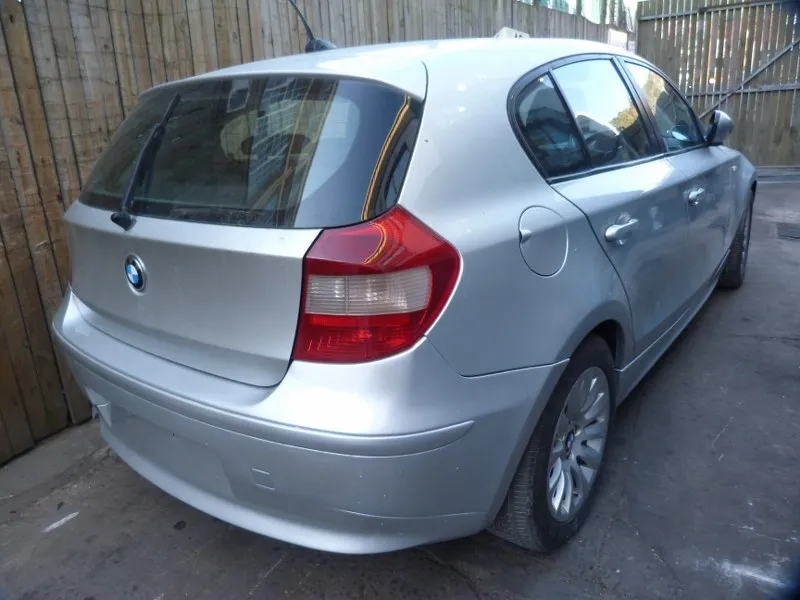 2005 BMW 1 Series view 5
