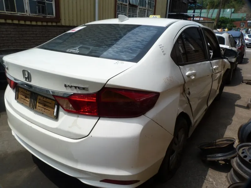 2015 Honda Ballade L15Z1 view 3