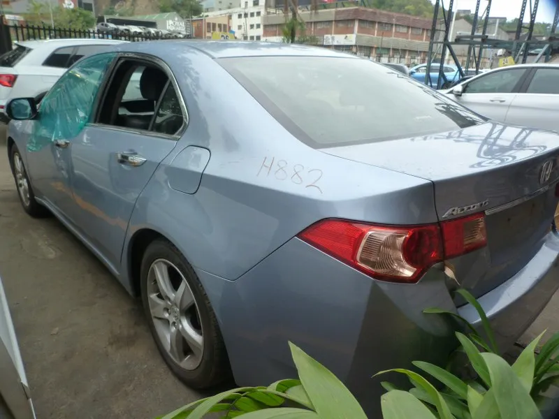 2011 Honda Accord R20A3 view 2