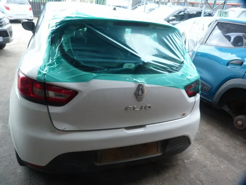 2015 Renault Clio  view 6