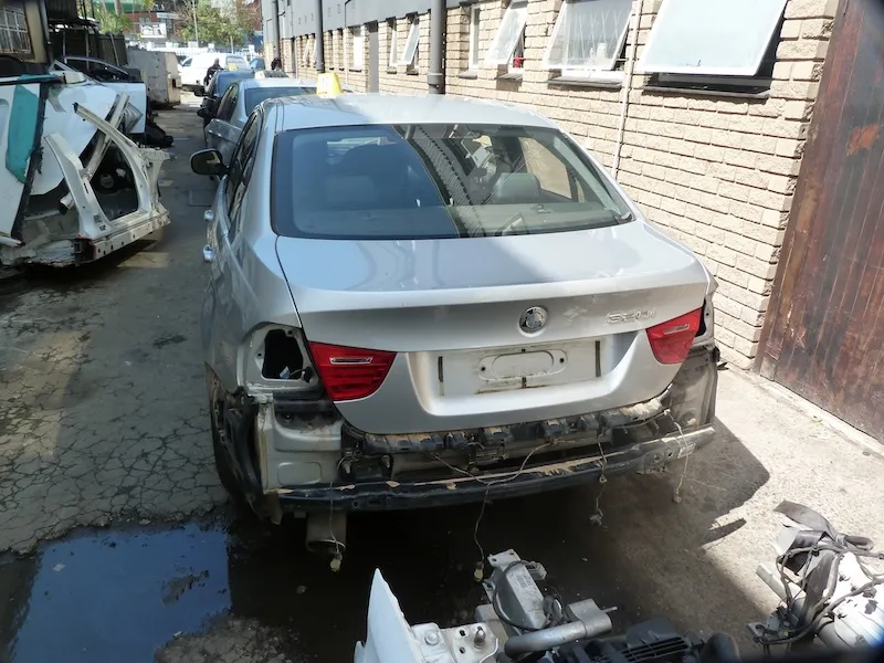 2010 BMW 3 Series N46N view 5