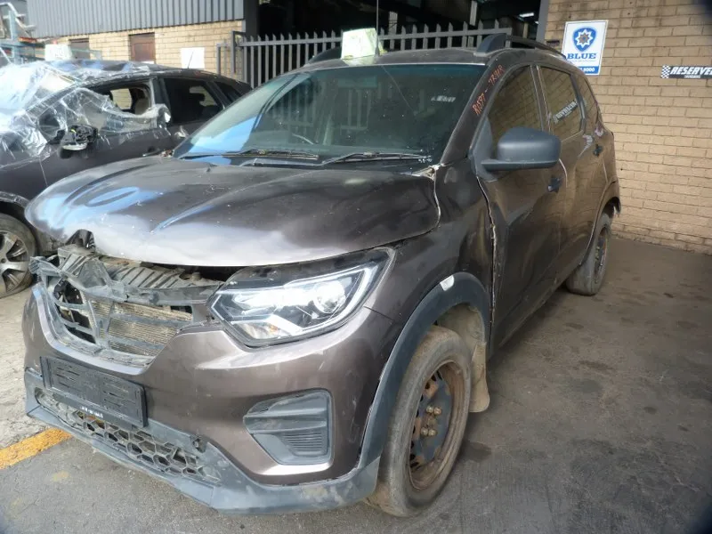 2023 Renault Triber B4DA view 3