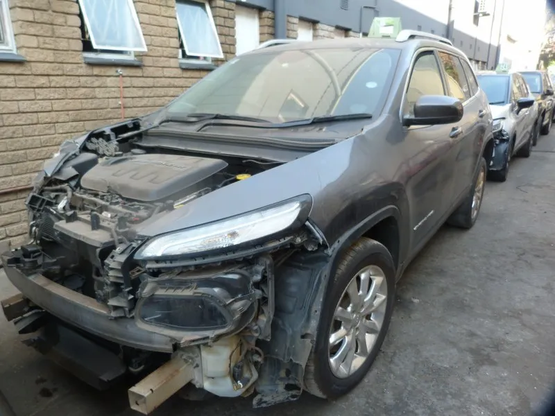 2016 Jeep Cherokee thumbnail 2
