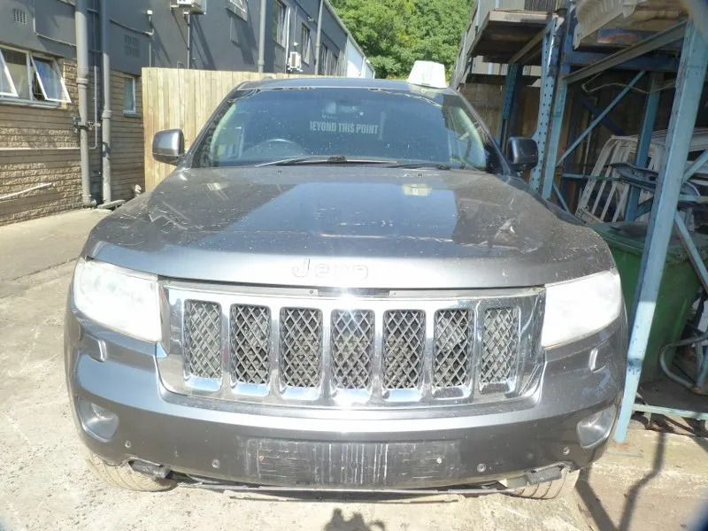 2012 Jeep Grand Cherokee 3.0 V6 view 8