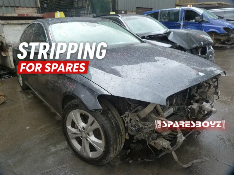 2014 Mercedes-Benz C-Class 651921 view 4