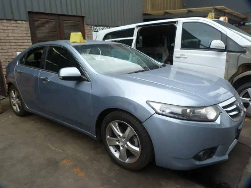 2011 Honda Accord R20A3 view 6