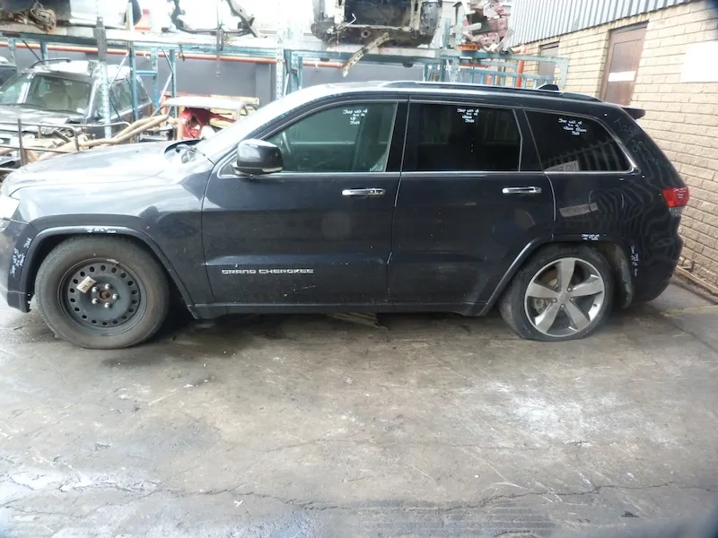 2014 Jeep Grand Cherokee  view 4