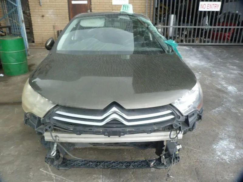 2012 Citroën C4 10FH view 2