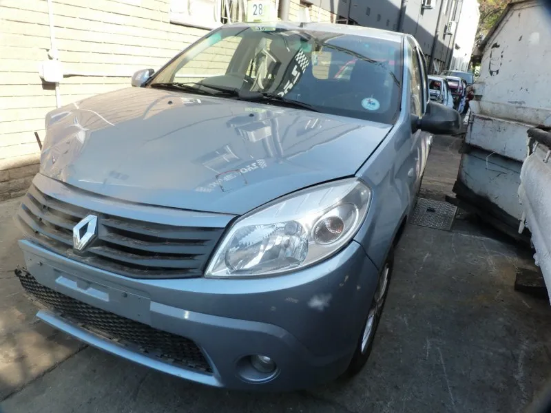 2009 Renault Sandero  view 3