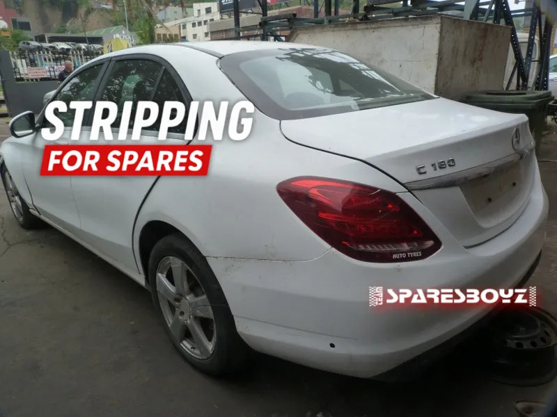 2013 Mercedes-Benz C-Class 274 view 5