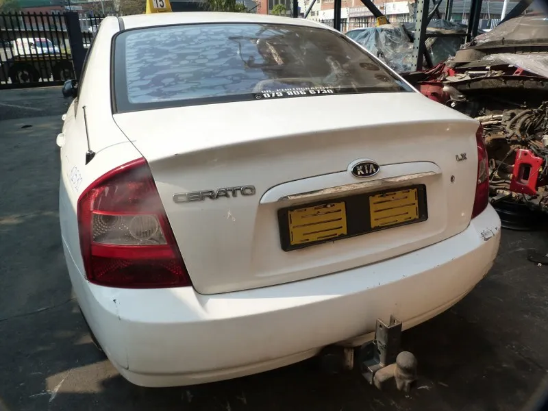 2006 Kia Cerato G4ED view 5