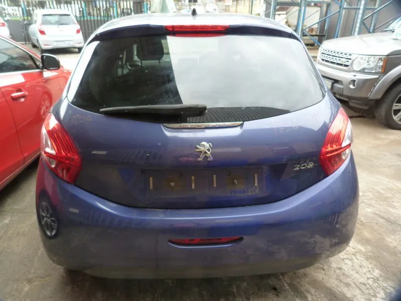 2012 Peugeot 208 10FH view 5
