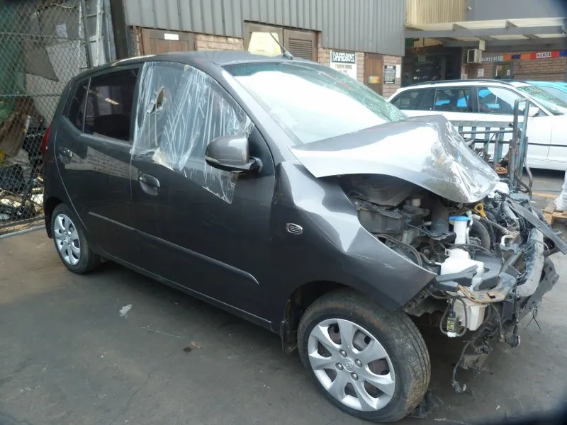 2011 Hyundai i10 G4LA view 4