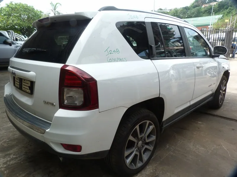 2014 Jeep Compass  view 7