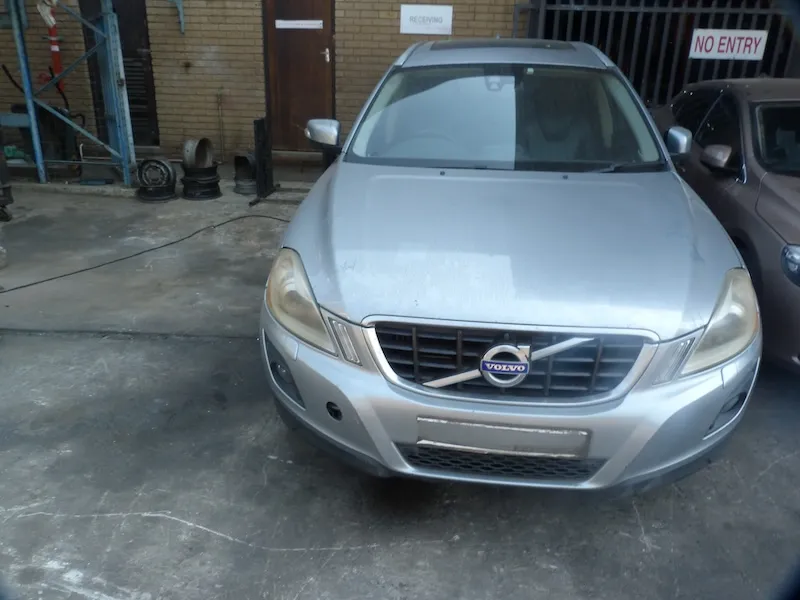 2010 Volvo XC60 B304T2 view 3