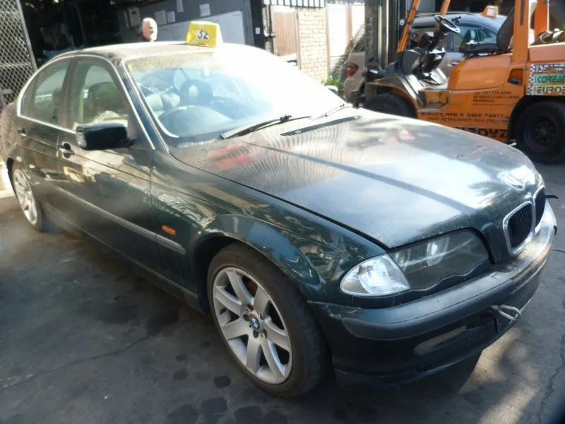 2001 BMW 3 Series M54 view 3