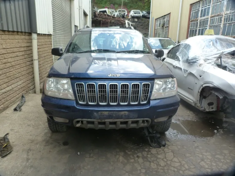 2002 Jeep Grand Cherokee  view 2