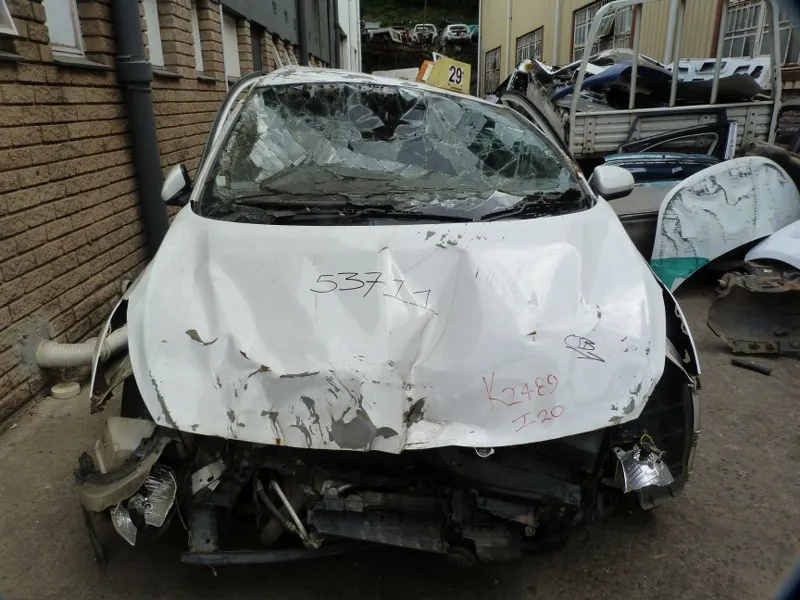 2015 Hyundai i20 G4LA view 2